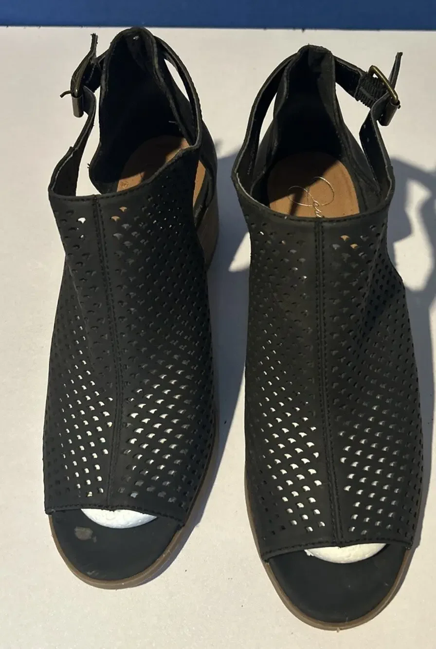 Jessica Simpson Barri Black Perforated Peep Toe Ankle Booties Women’s 9M